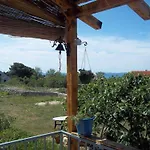 度假居 In Mit Terrasse Und Garten By Interhome 维尔